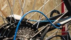 ¿Cómo funciona una bicicleta con un kit para convertir en eléctrica?